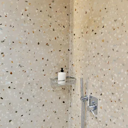 Kliton Lux شقة ساراندا